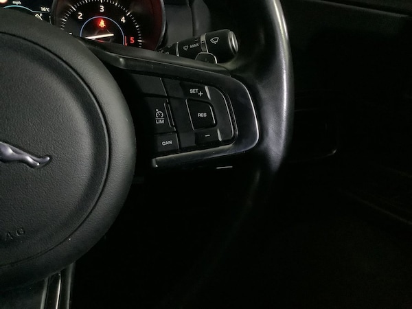 Used Jaguar XE 2019 for sale - 76297204: Photo 19
