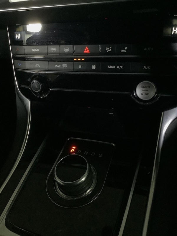 Used Jaguar XE 2019 for sale - 76297204: Photo 24