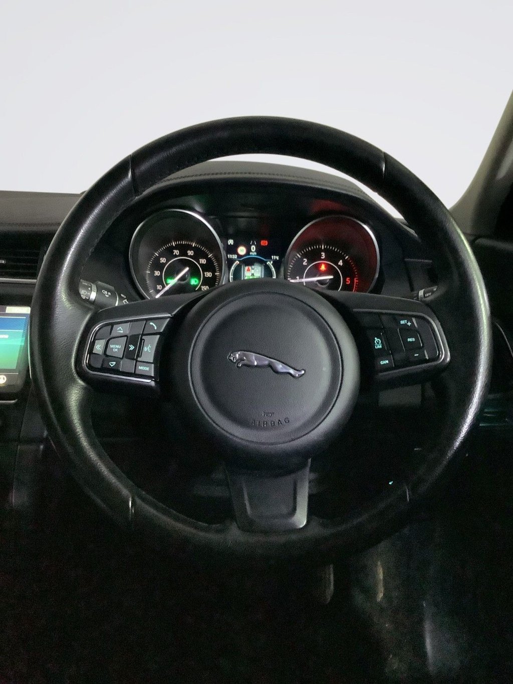 Used Jaguar E-Pace 2018 for sale - 76792037: Photo 16