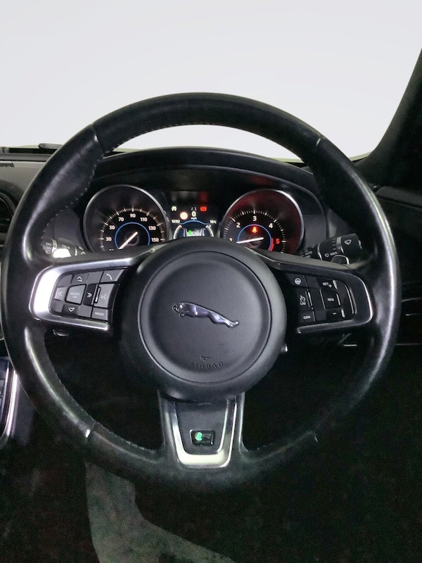 Used Jaguar XE 2017 for sale - 76256555: Photo 16