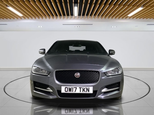 Used Jaguar XE 2017 for sale - 76256555: Photo 2