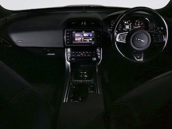Used Jaguar XE 2017 for sale - 76256555: Photo 3