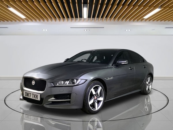 Used Jaguar XE 2017 for sale - 76256555: Photo 4