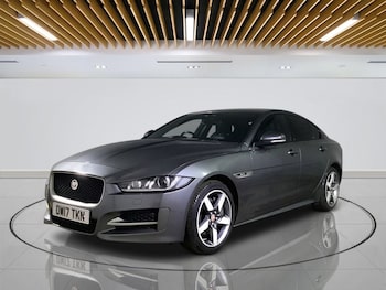 Used Jaguar XE 2017 for sale - 76256555: Photo 4