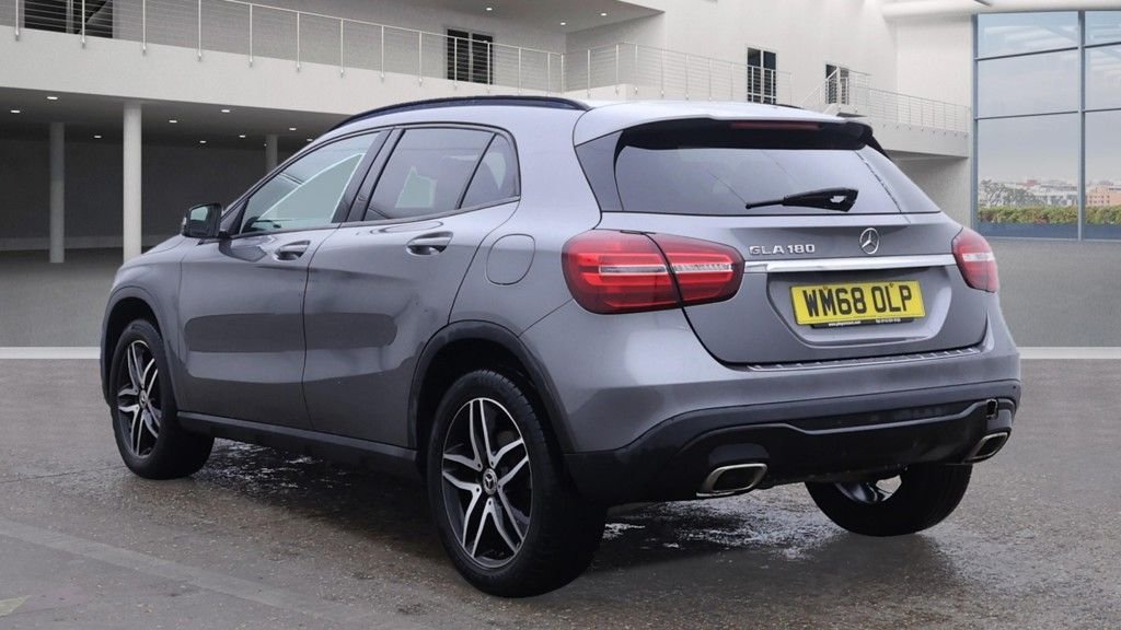 Used Mercedes-Benz GLA 2019 for sale - 76469929: Photo 3