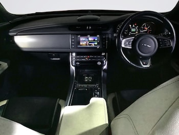 Used Jaguar XF 2015 for sale - 76361648: Photo