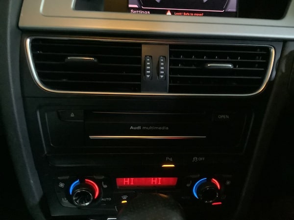 Used Audi A4 2010 for sale - 76092589: Photo 26