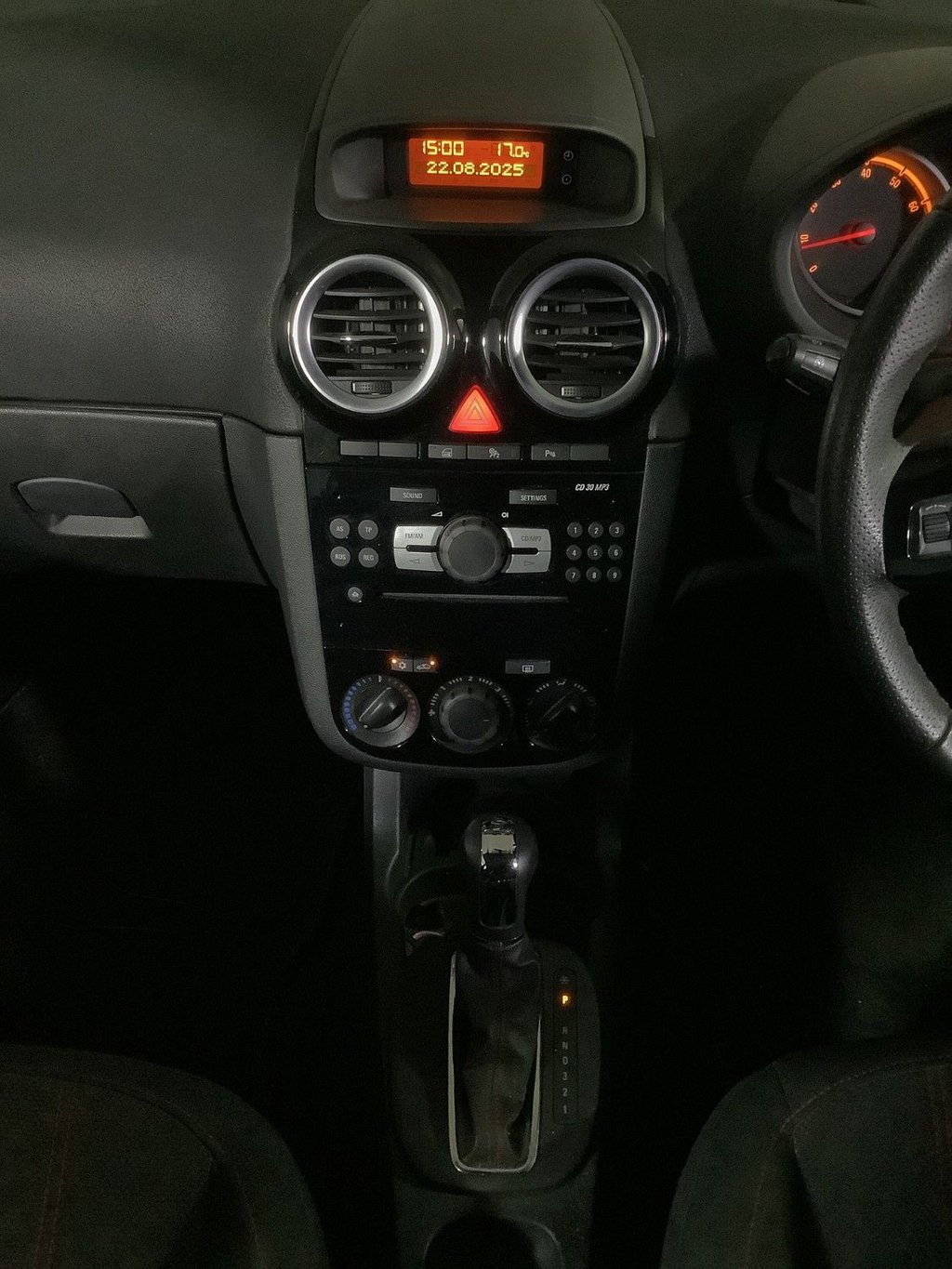 Used Vauxhall Corsa 2011 for sale - 76124175: Photo 24