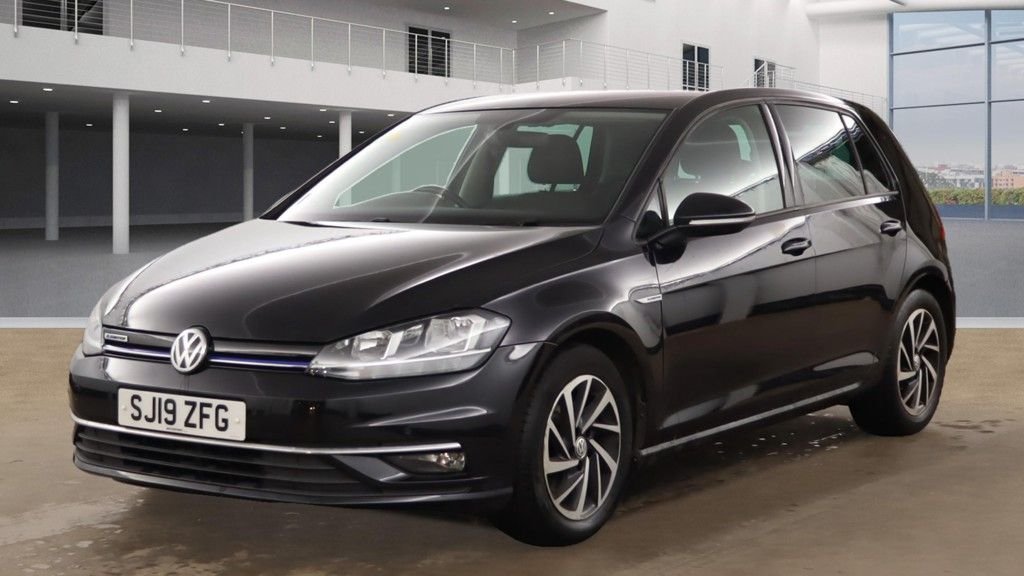 Used Volkswagen Golf 2019 for sale - 77133693: Photo 2