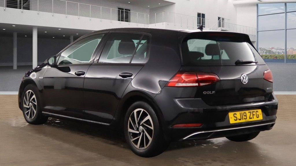 Used Volkswagen Golf 2019 for sale - 77133693: Photo 3