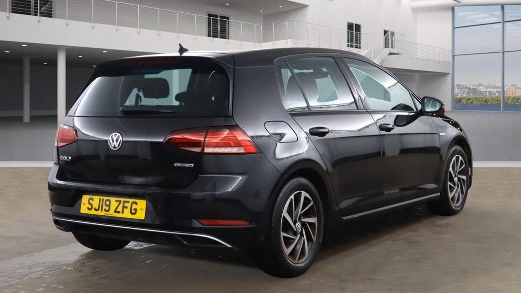 Used Volkswagen Golf 2019 for sale - 77133693: Photo 4