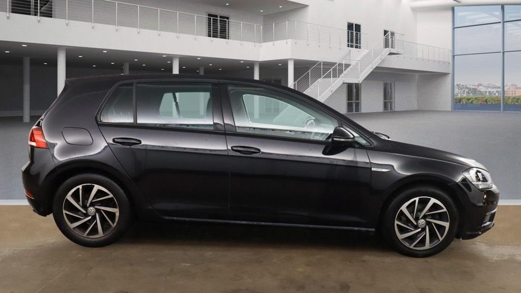 Used Volkswagen Golf 2019 for sale - 77133693: Photo 5