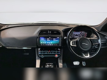 Used Jaguar F-Pace 2019 for sale - 77383515: Photo