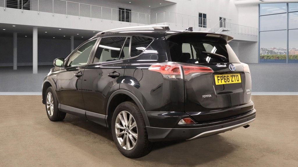 Used Toyota RAV4 2016 for sale - 76081090: Photo 3
