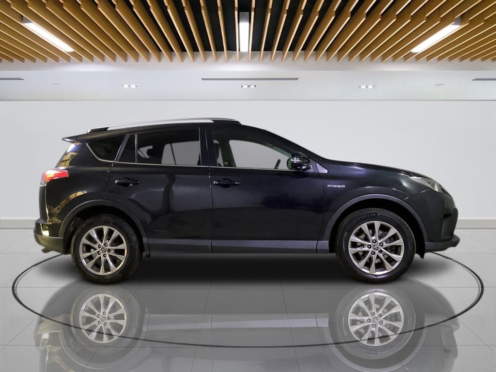 Used Toyota RAV4 2016 for sale - 76081090: Photo 9