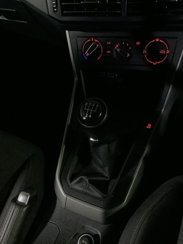 Used Volkswagen Polo 2018 for sale - 76229095: Photo 24