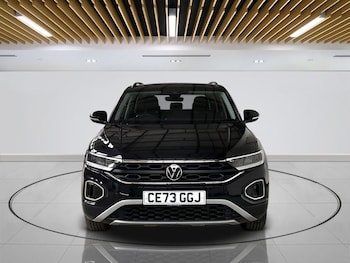 Used Volkswagen T-Roc 2023 for sale - 79345259: Photo