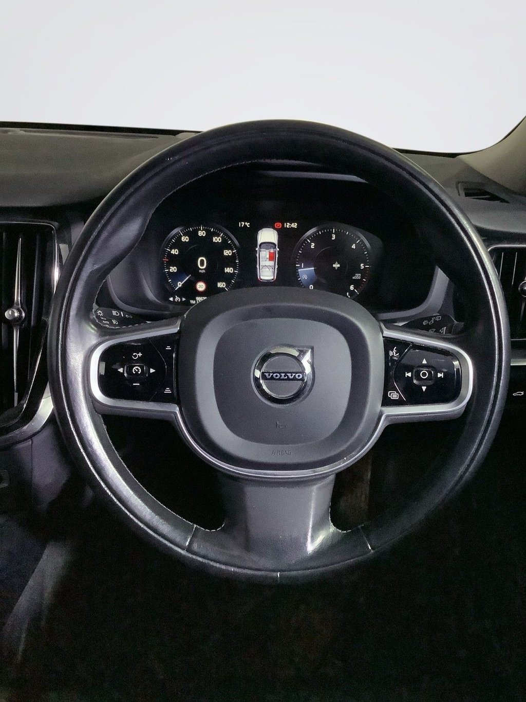 Used Volvo V60 2018 for sale - 76080455: Photo 14