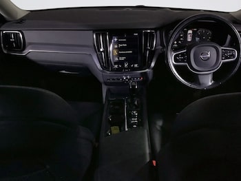 Used Volvo V60 2018 for sale - 76080455: Photo 2