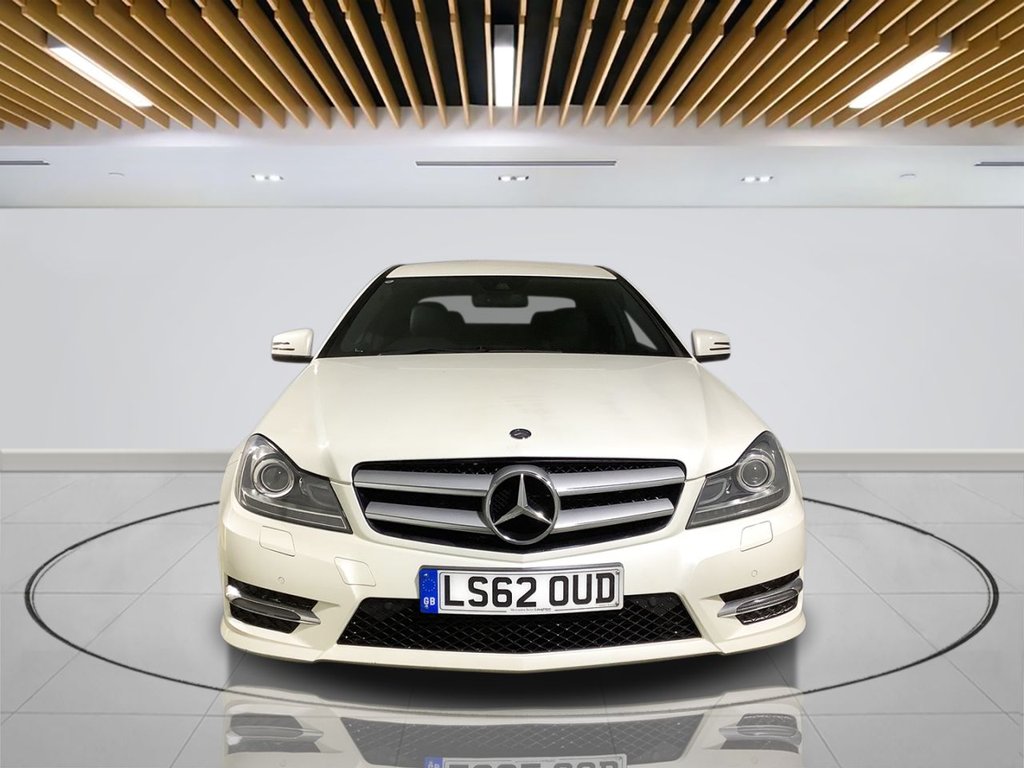 Used Mercedes-Benz C-Class 2012 for sale - 76147549: Photo 2