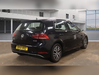 Used Volkswagen Golf 2019 for sale - 76304246: Photo 4
