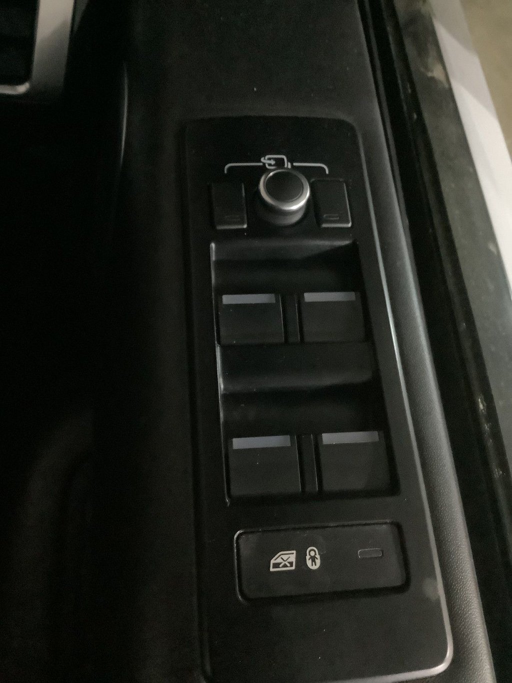 Used Land Rover Discovery 2018 for sale - 77383489: Photo 24