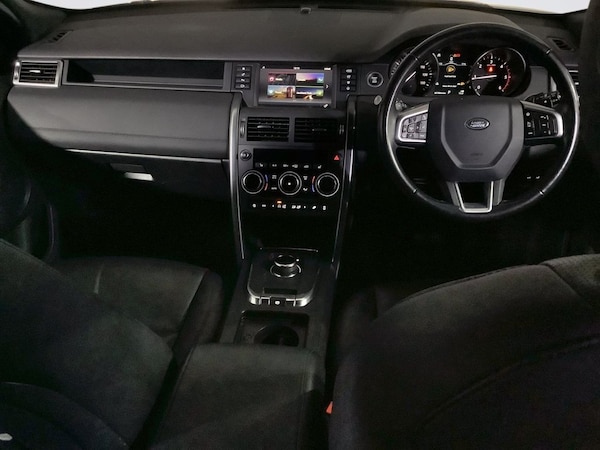 Used Land Rover Discovery Sport 2018 for sale - 76147402: Photo 3