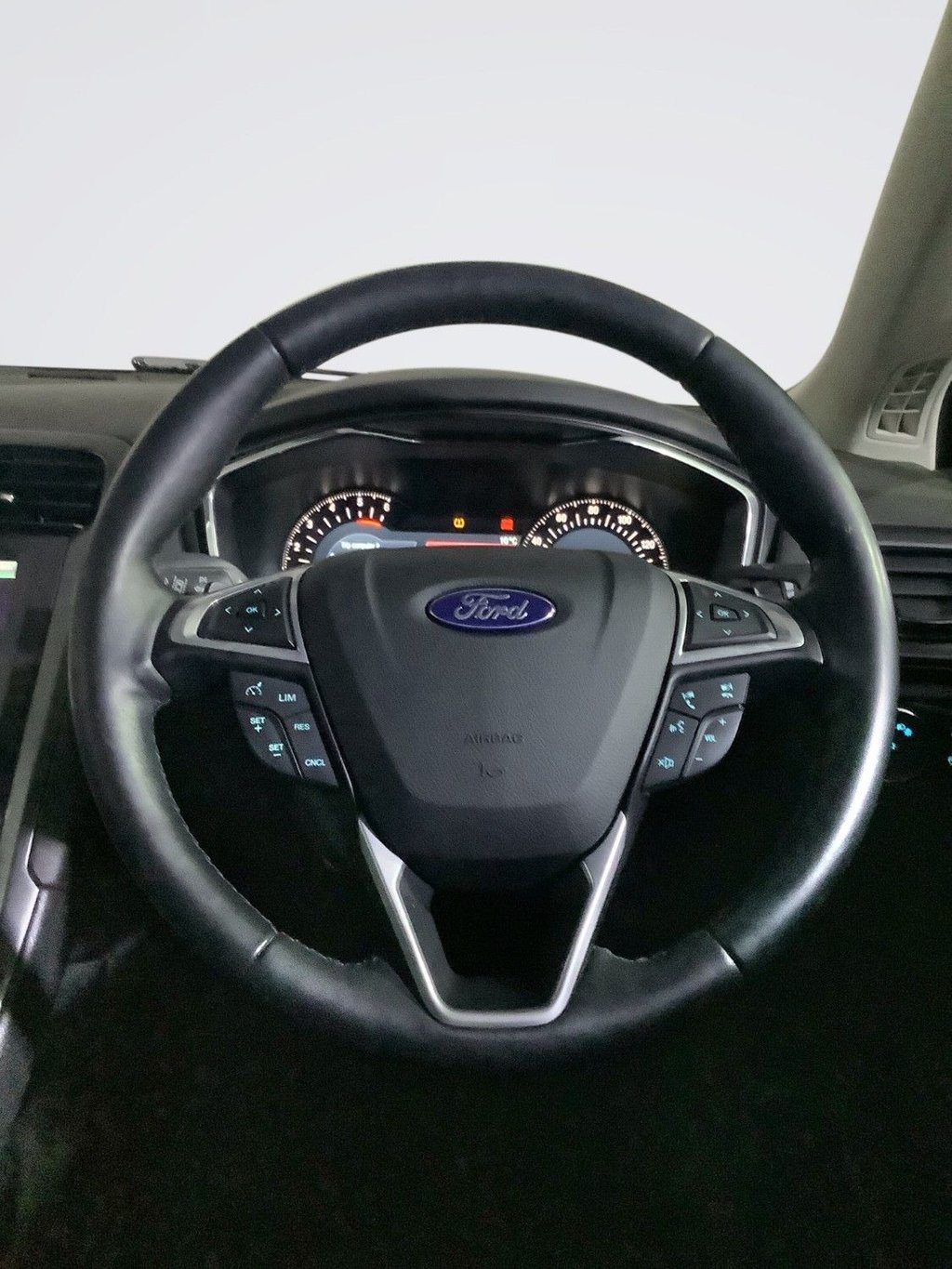 Used Ford Mondeo 2016 for sale - 76670692: Photo 16