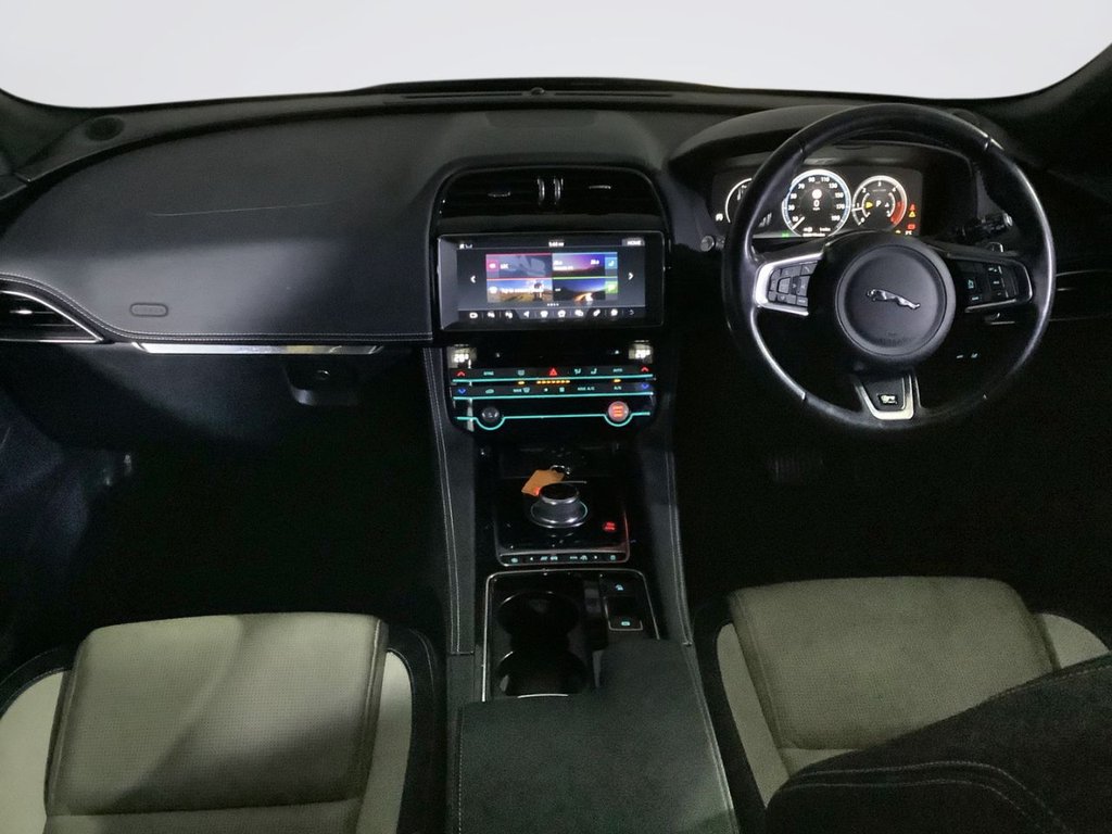 Used Jaguar F-Pace 2018 for sale - 76867218: Photo 3