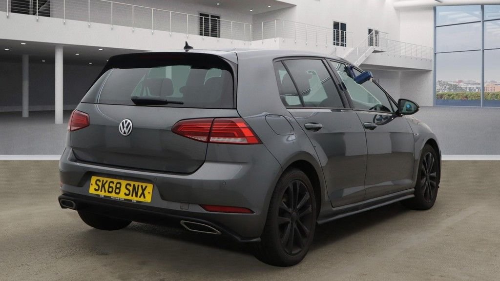 Used Volkswagen Golf 2018 for sale - 76496153: Photo 4