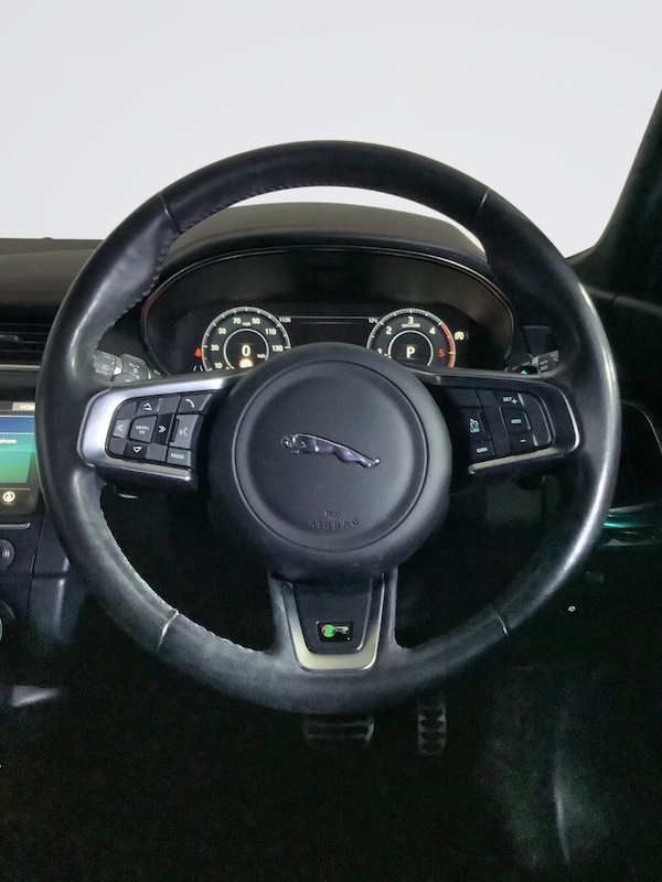 Used Jaguar E-Pace 2020 for sale - 76229128: Photo 16