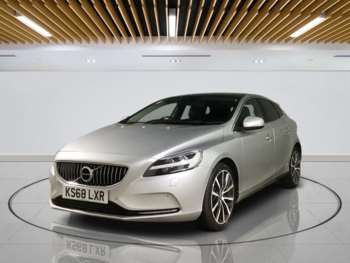 Used Volvo V40 2018 for sale - 74985426: Photo