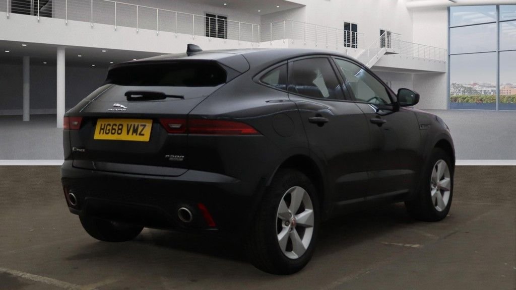 Used Jaguar E-Pace 2019 for sale - 76481985: Photo 4