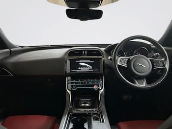 Used Jaguar XE 2019 for sale - 79870707: Photo