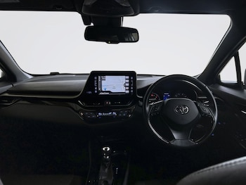 Used Toyota C-HR 2018 for sale - 78694130: Photo