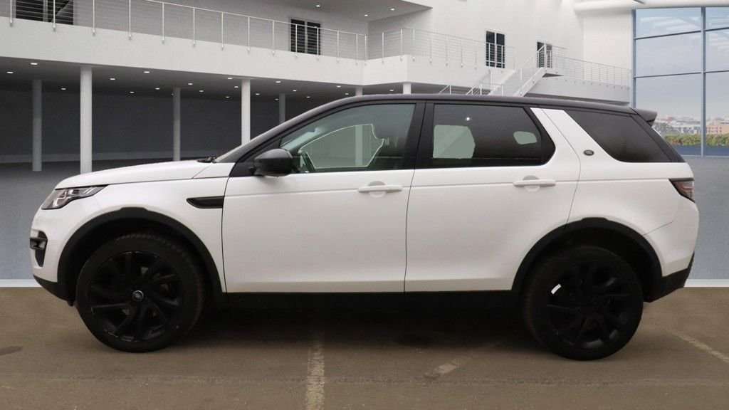 Used Land Rover Discovery Sport 2017 for sale - 76670516: Photo 6