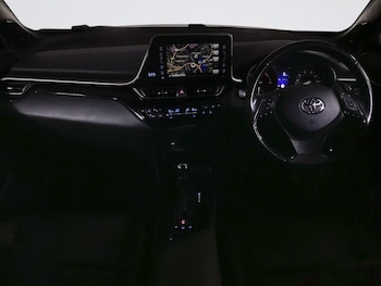 Used Toyota C-HR 2018 for sale - 75537869: Photo