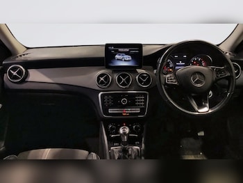 Used Mercedes-Benz GLA 2019 for sale - 77140219: Photo