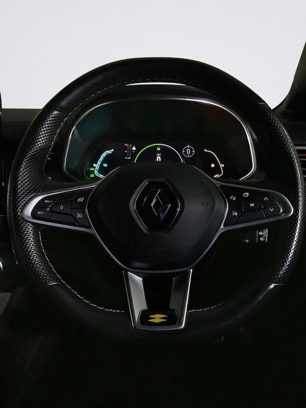 Used Renault Clio 2021 for sale - 76229075: Photo 16