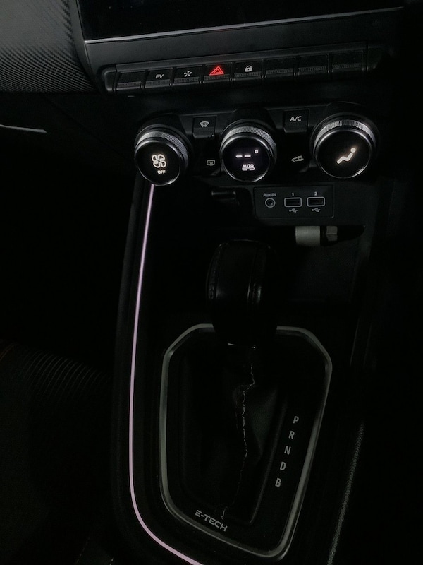 Used Renault Clio 2021 for sale - 76229075: Photo 25