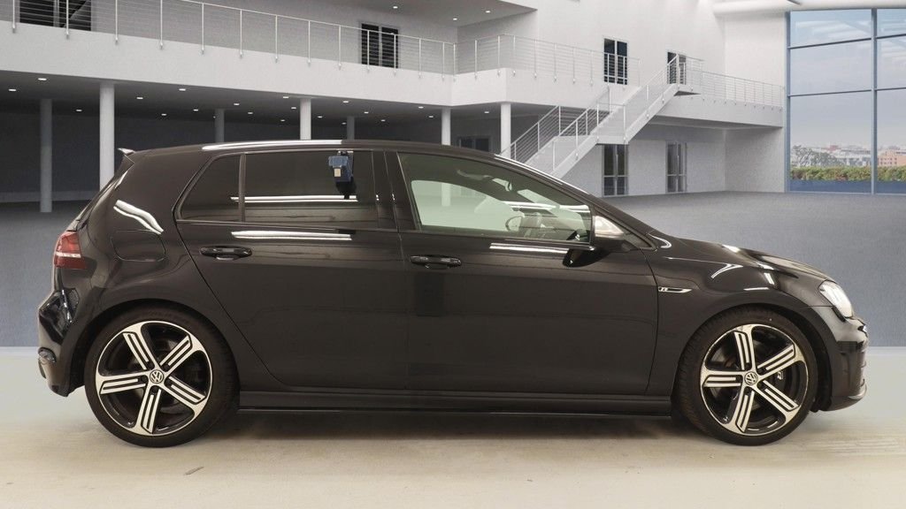 Used Volkswagen Golf 2017 for sale - 77850437: Photo 11