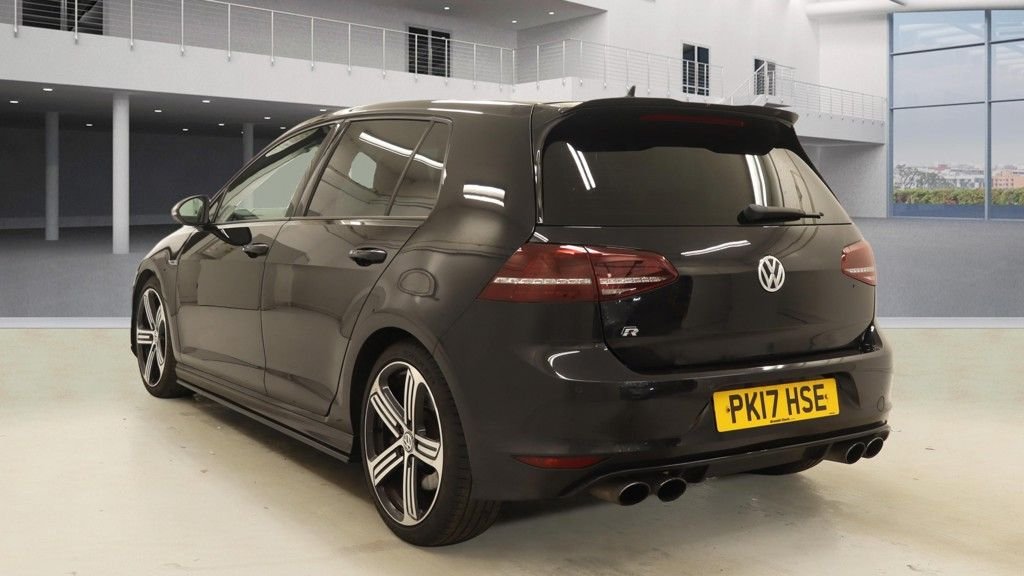 Used Volkswagen Golf 2017 for sale - 77850437: Photo 9