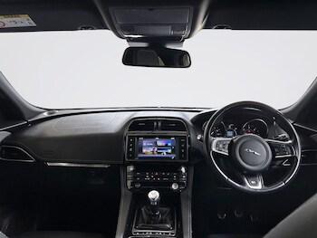 Used Jaguar F-Pace 2018 for sale - 78964329: Photo