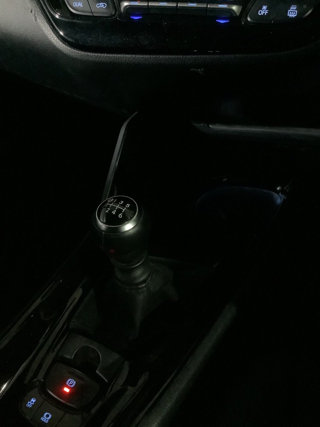 Used Toyota C-HR 2017 for sale - 76698164: Photo 24