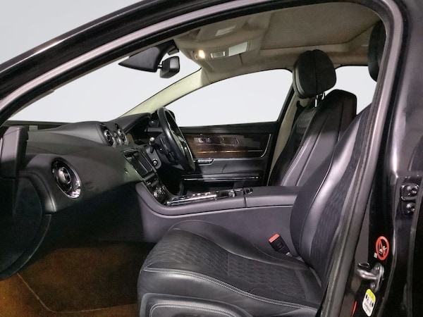 Used Jaguar XJ 2016 for sale - 76241399: Photo 11