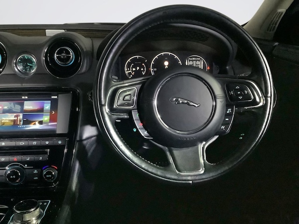 Used Jaguar XJ 2016 for sale - 76241399: Photo 14