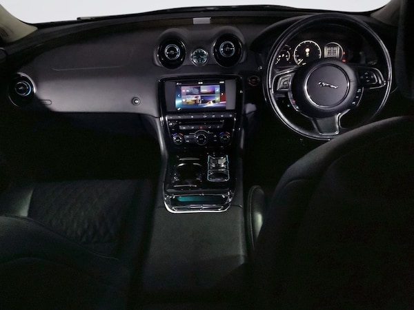 Used Jaguar XJ 2016 for sale - 76241399: Photo 3