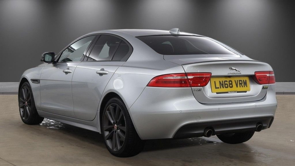 Used Jaguar XE 2018 for sale - 78068971: Photo 3