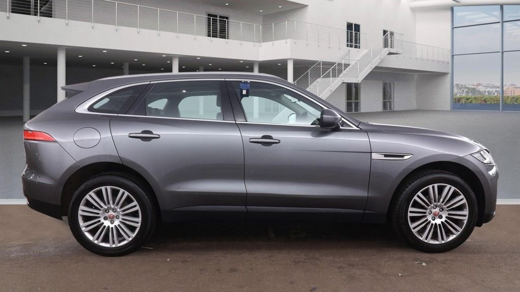 Used Jaguar F-Pace 2017 for sale - 77849429: Photo 5