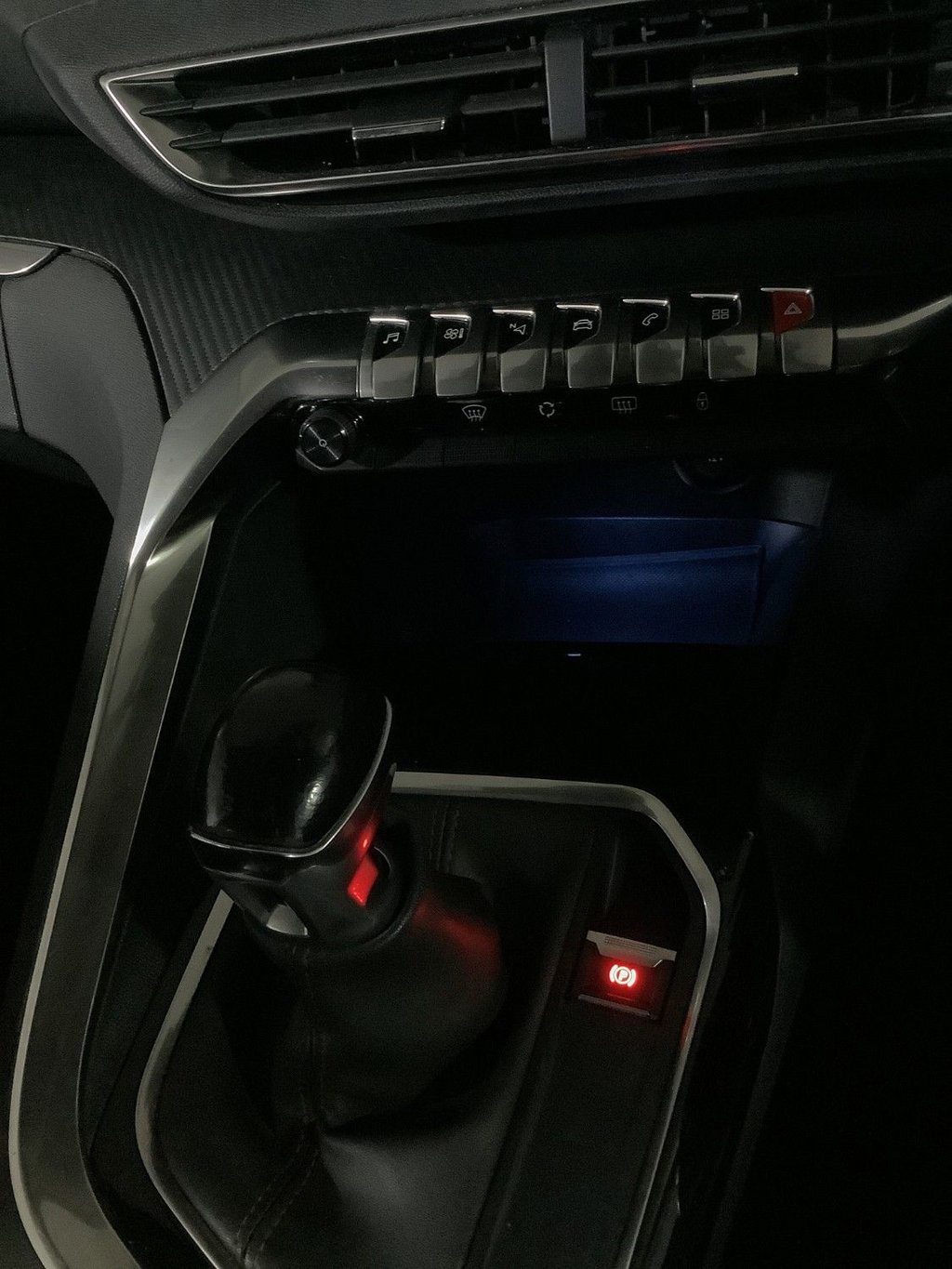 Used Peugeot 3008 2018 for sale - 76111886: Photo 24